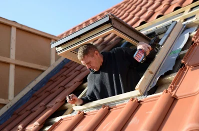 Pose de fenêtres de toit Velux à Puessans